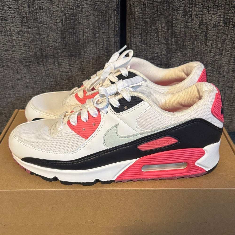BRAND NEW - Nike Air Max White and Pink Athletic Shoes